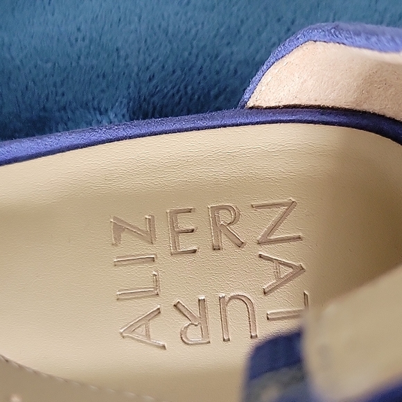 Zip back strappy very low heels - Picture 3 of 4